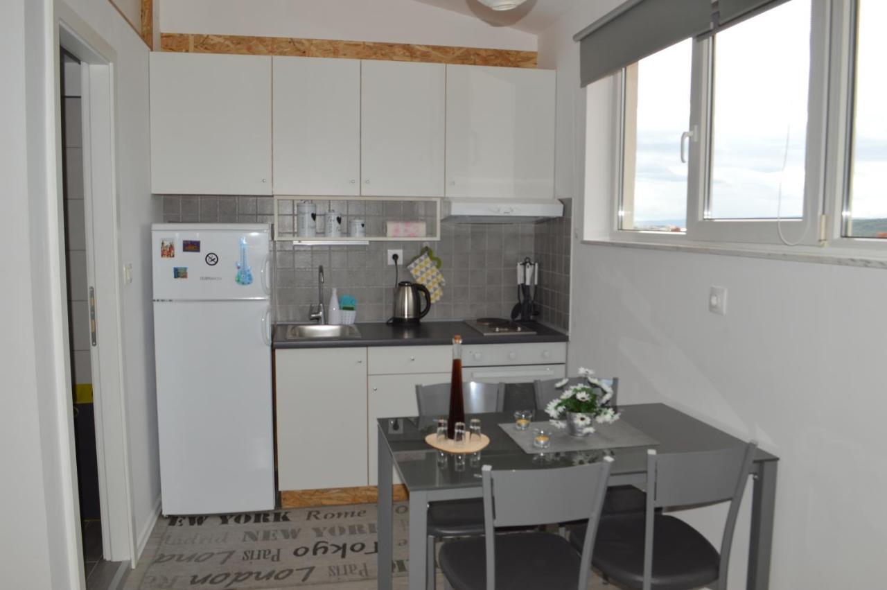 Apartman Luka Kastela Luaran gambar